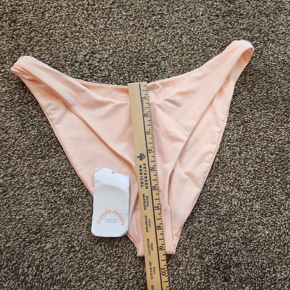 NWT Dippin’ Daisy’s Taylor Bottom Size Medium - Picture 7 of 7